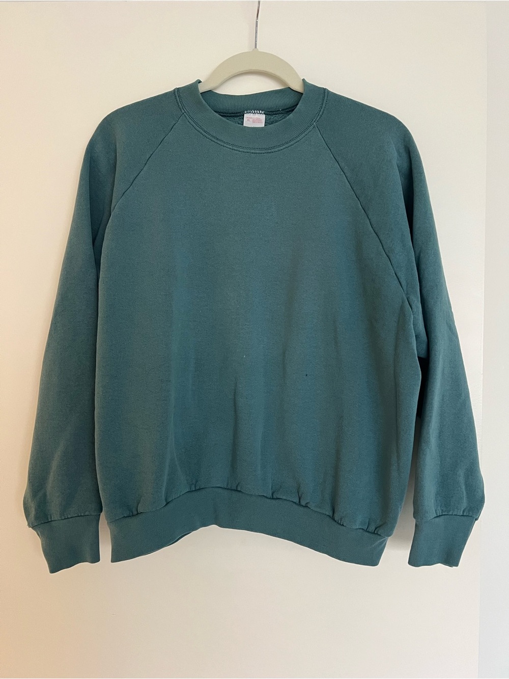 Vintage Fruit of the Loom Raglan Crewneck Sweatshirt